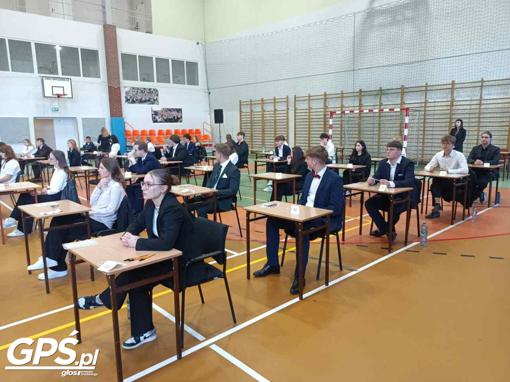 Egzaminy maturalne (dzień 1)