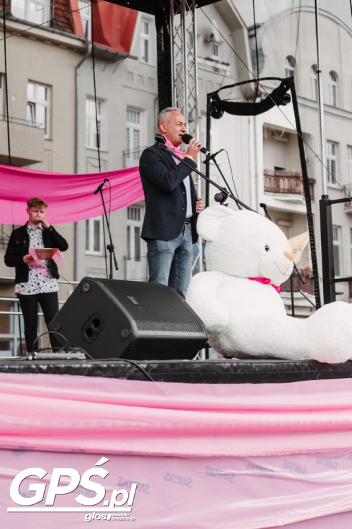 W Środzie ustanowiono rekord Polski w samobadaniu piersi