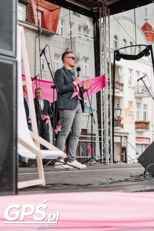 W Środzie ustanowiono rekord Polski w samobadaniu piersi