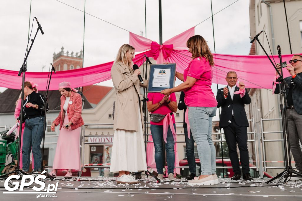 W Środzie ustanowiono rekord Polski w samobadaniu piersi