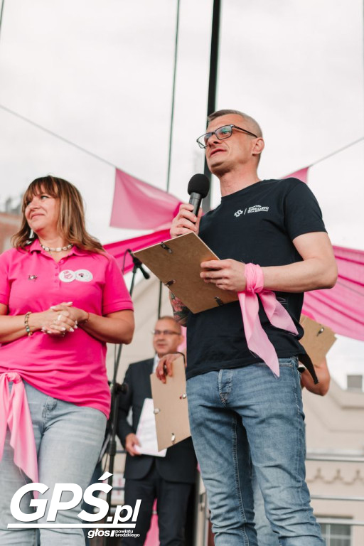 W Środzie ustanowiono rekord Polski w samobadaniu piersi