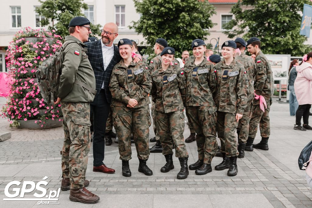 W Środzie ustanowiono rekord Polski w samobadaniu piersi