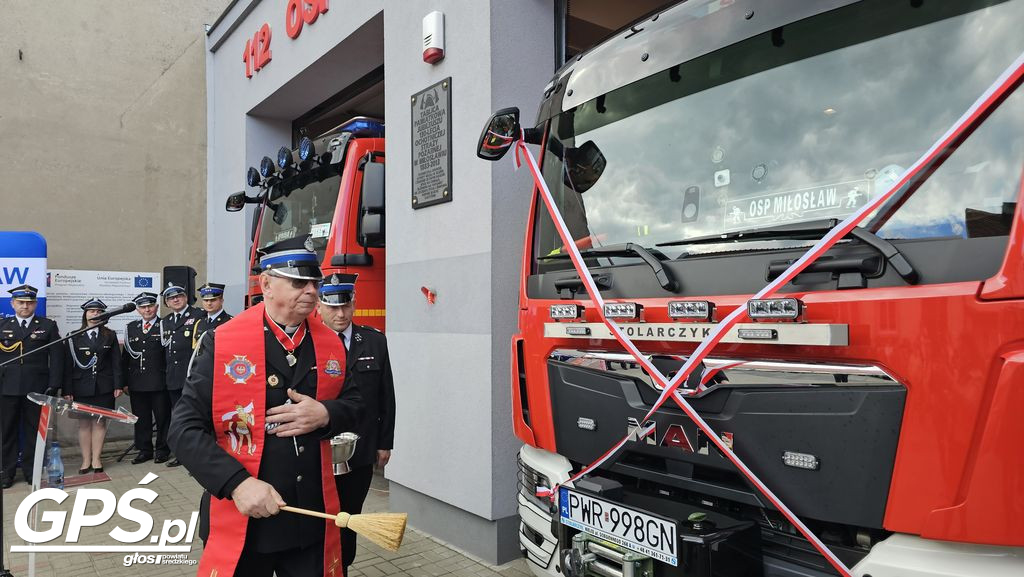 Przekazanie wozów dla OSP Miłosław i OSP Mikuszewo