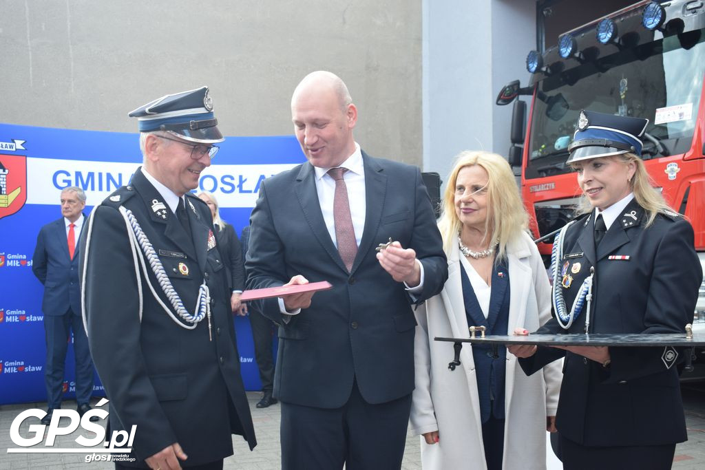Przekazanie wozów dla OSP Miłosław i OSP Mikuszewo