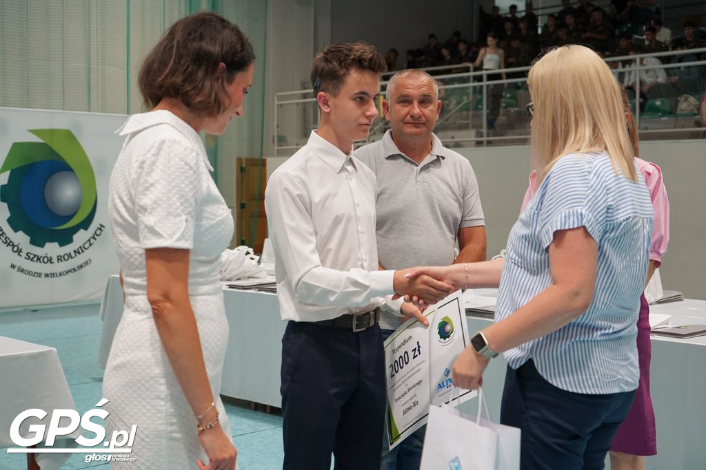 Stypendia dla najzdolniejszych uczniów Zespołu Szkół Rolniczych w Środzie