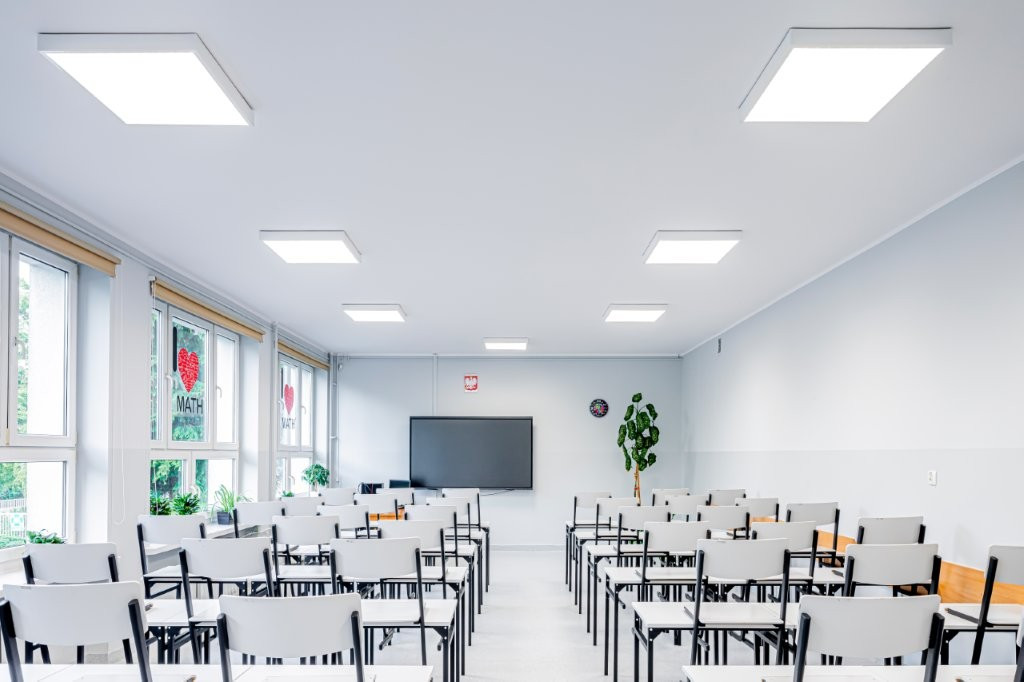 Nowe oświetlenie w średzkich szkołach