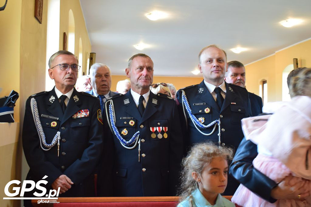 Poświęcenie i przekazanie samochodu dla OSP Pięczkowo