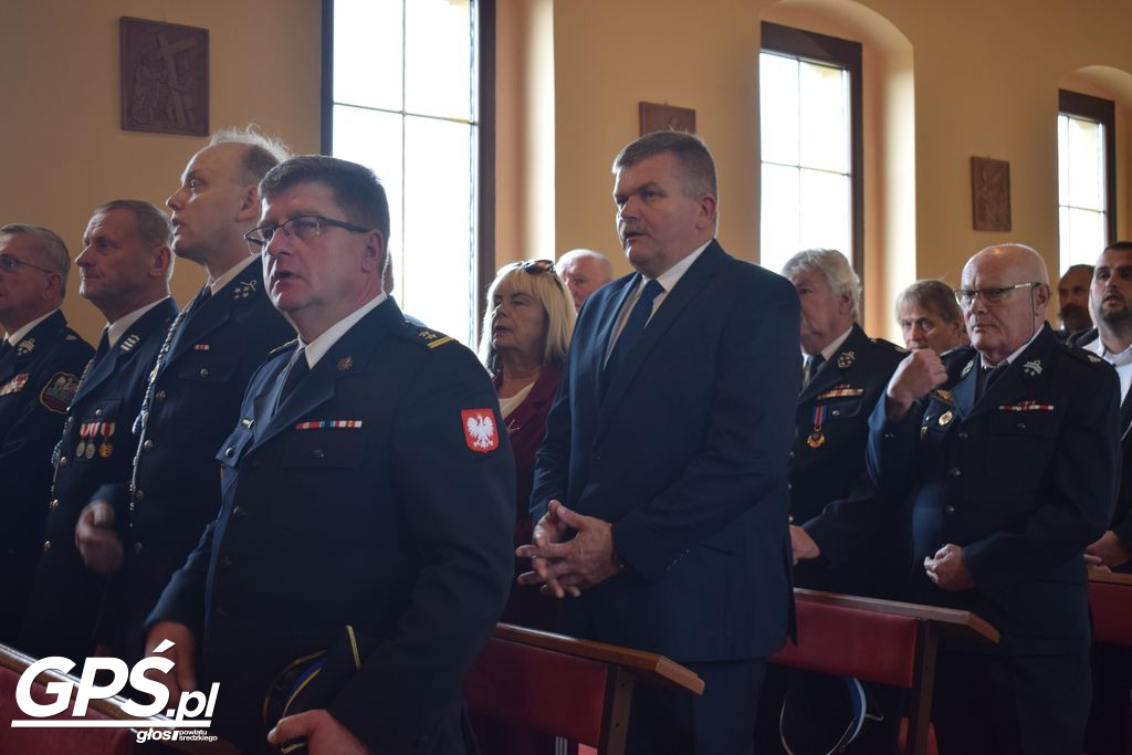Poświęcenie i przekazanie samochodu dla OSP Pięczkowo