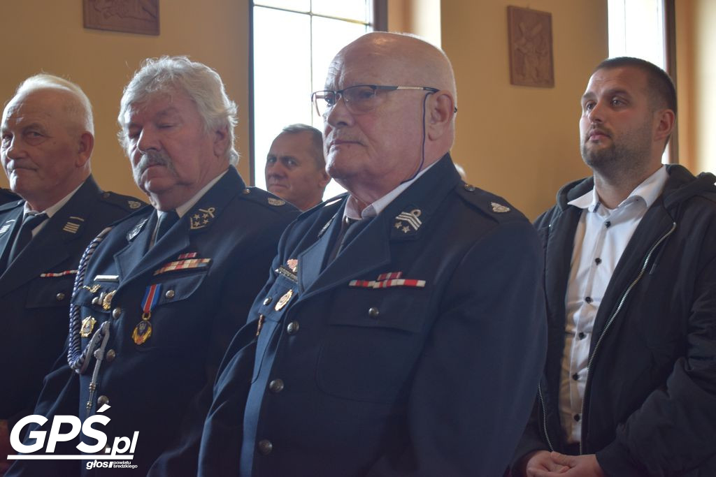 Poświęcenie i przekazanie samochodu dla OSP Pięczkowo