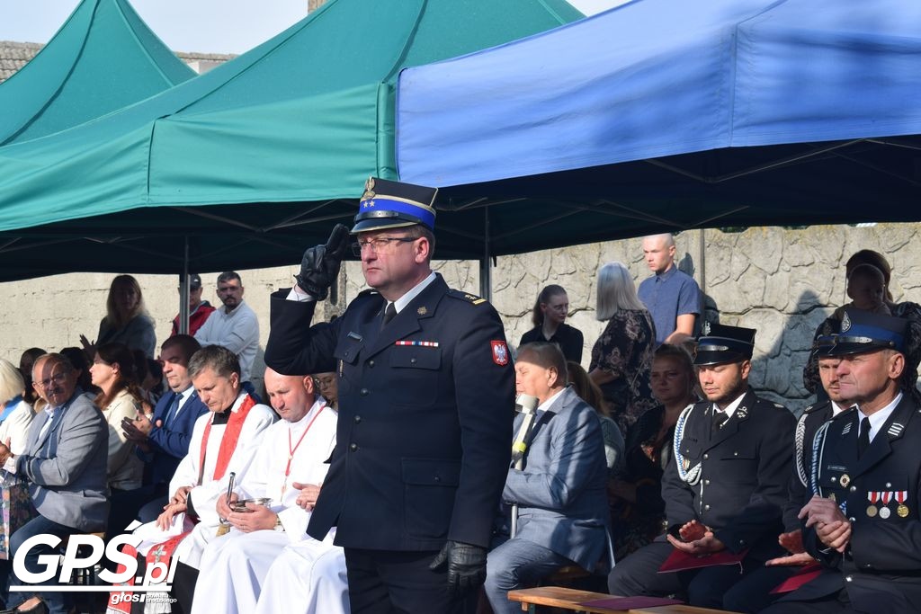 Poświęcenie i przekazanie samochodu dla OSP Pięczkowo