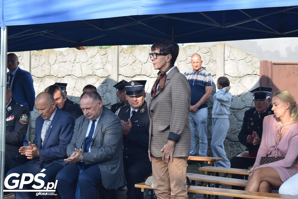 Poświęcenie i przekazanie samochodu dla OSP Pięczkowo