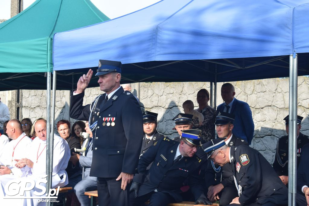Poświęcenie i przekazanie samochodu dla OSP Pięczkowo
