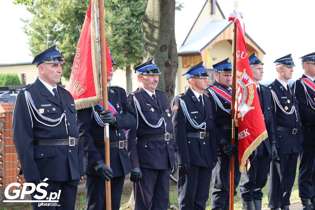 Poświęcenie i przekazanie samochodu dla OSP Pięczkowo