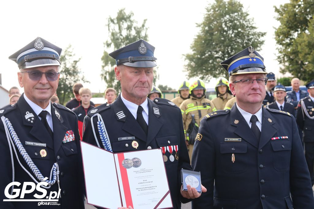 Poświęcenie i przekazanie samochodu dla OSP Pięczkowo