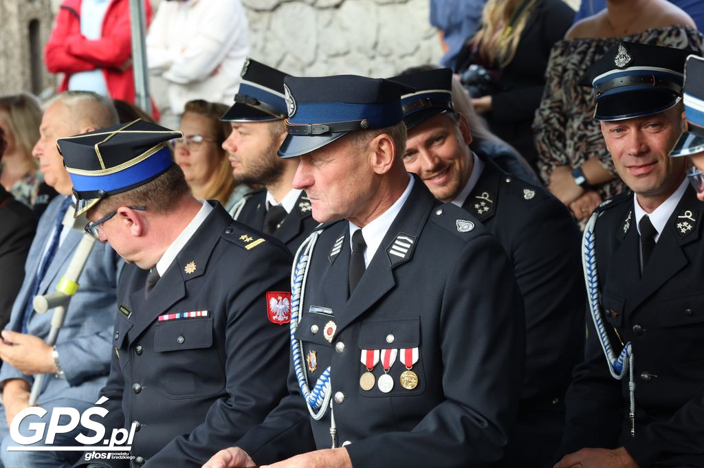 Poświęcenie i przekazanie samochodu dla OSP Pięczkowo