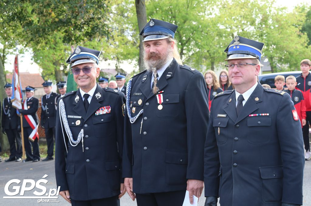 Poświęcenie i przekazanie samochodu dla OSP Pięczkowo