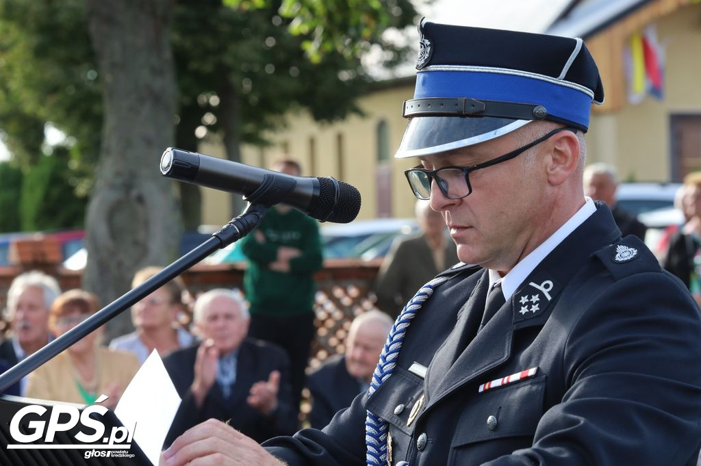 Poświęcenie i przekazanie samochodu dla OSP Pięczkowo