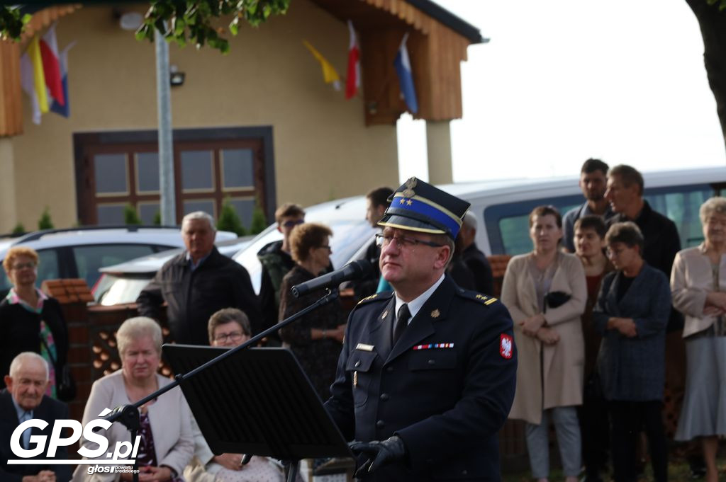 Poświęcenie i przekazanie samochodu dla OSP Pięczkowo