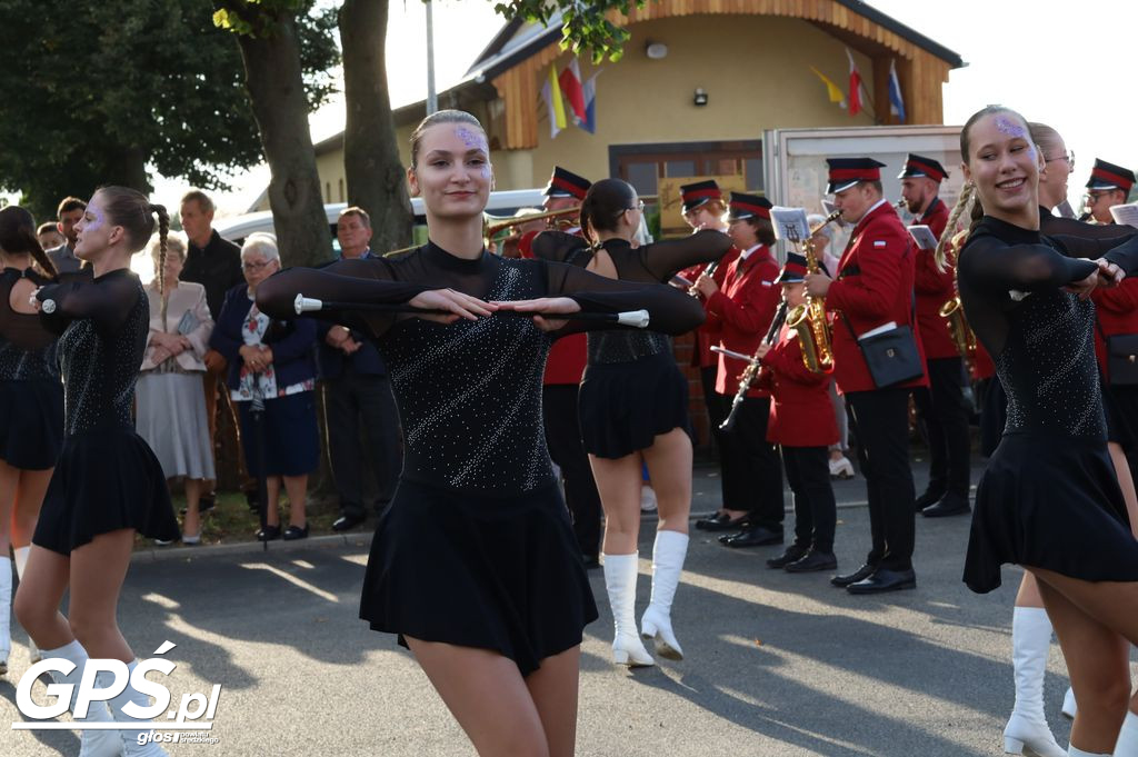 Poświęcenie i przekazanie samochodu dla OSP Pięczkowo