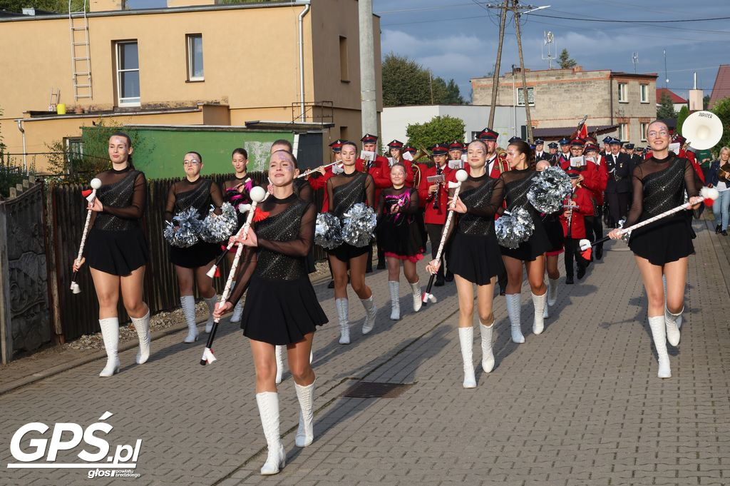 Poświęcenie i przekazanie samochodu dla OSP Pięczkowo