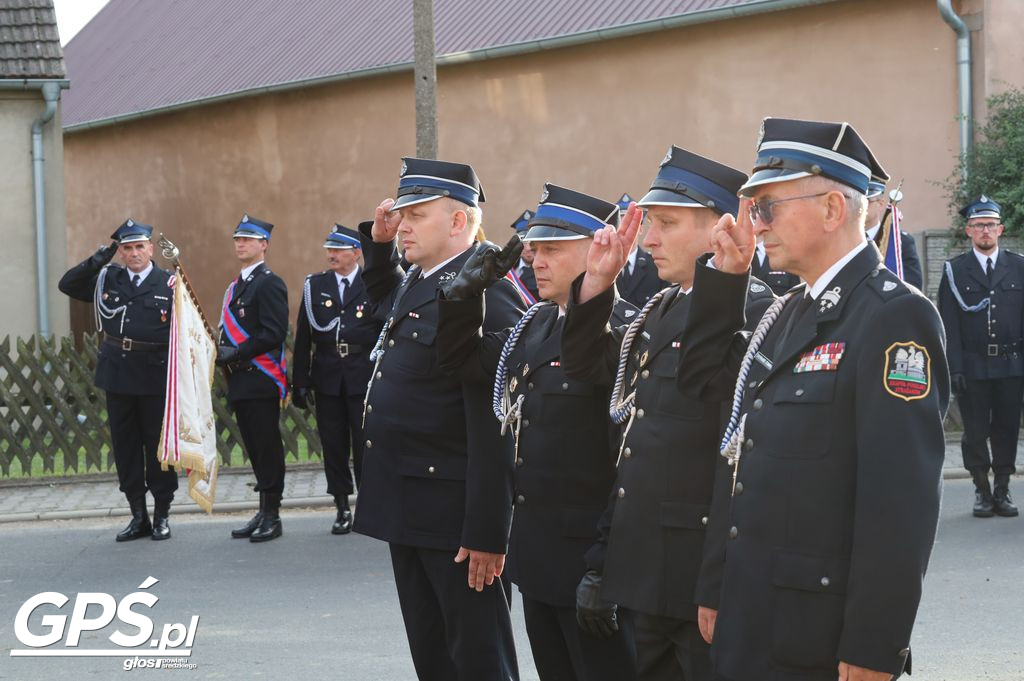 Poświęcenie i przekazanie samochodu dla OSP Pięczkowo