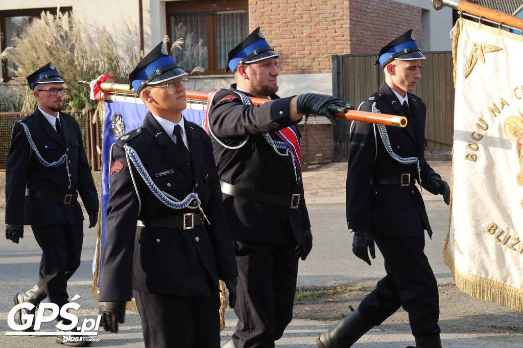 Poświęcenie i przekazanie samochodu dla OSP Pięczkowo