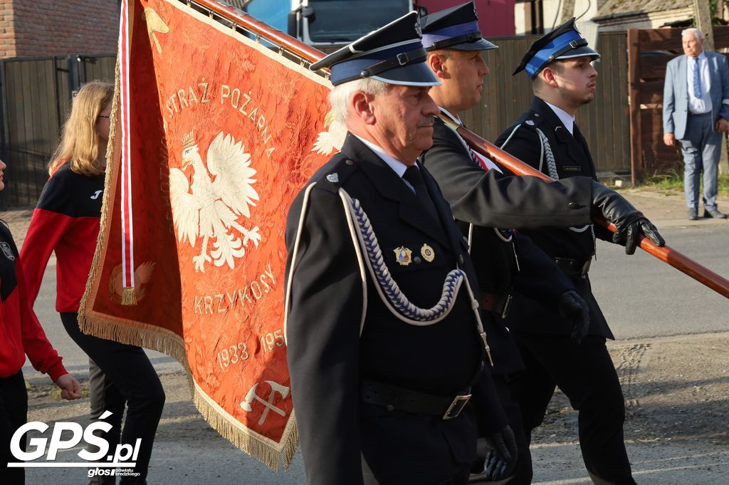 Poświęcenie i przekazanie samochodu dla OSP Pięczkowo