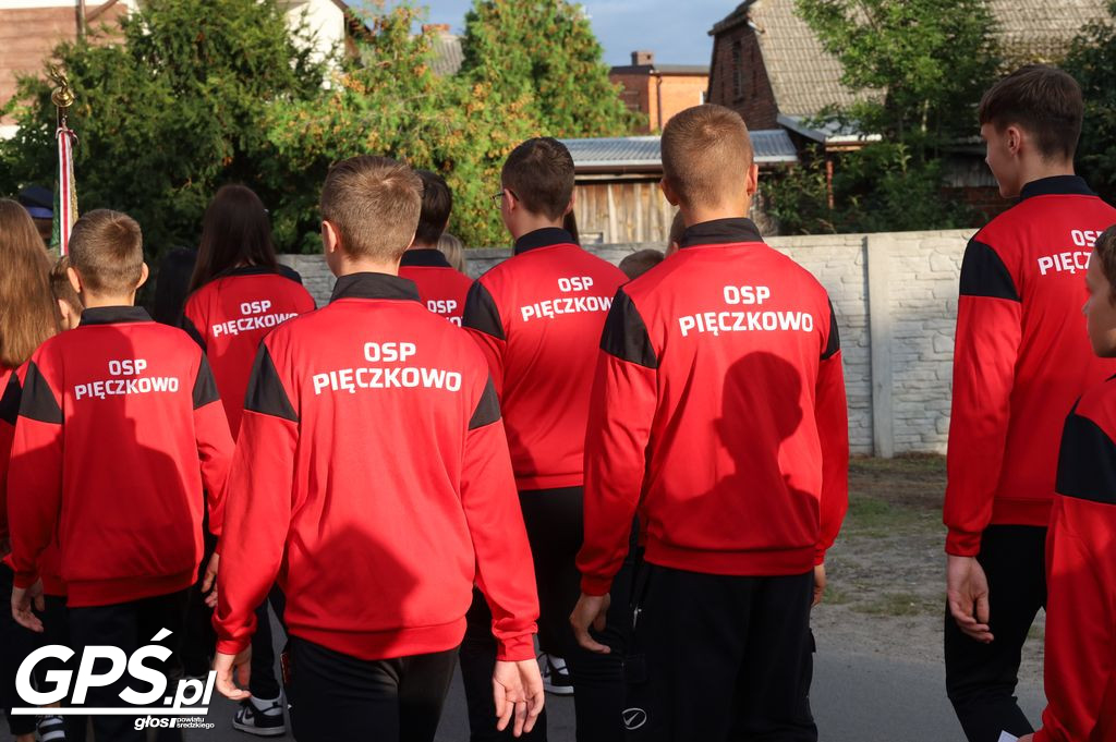 Poświęcenie i przekazanie samochodu dla OSP Pięczkowo