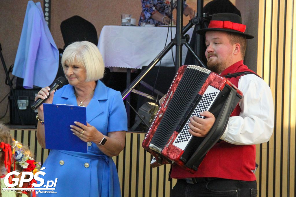 Poświęcenie i przekazanie samochodu dla OSP Pięczkowo