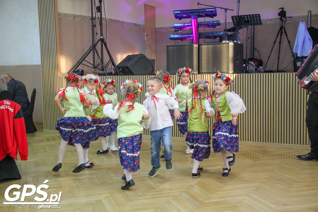 Poświęcenie i przekazanie samochodu dla OSP Pięczkowo