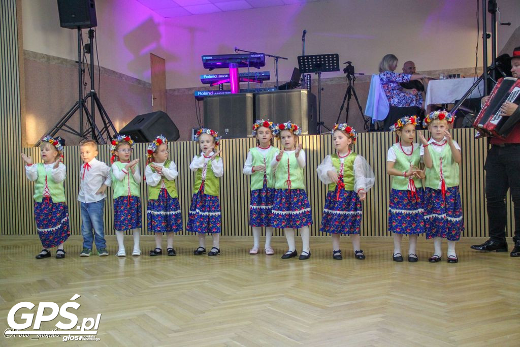 Poświęcenie i przekazanie samochodu dla OSP Pięczkowo
