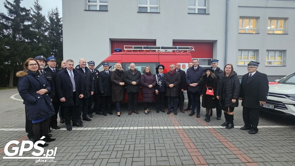 Przekazanie wozu OSP Mikuszewo dla mołdawskiej gminy Sireți