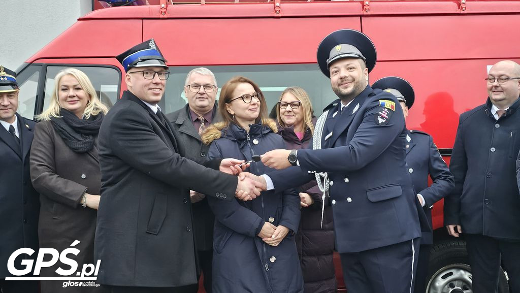 Przekazanie wozu OSP Mikuszewo dla mołdawskiej gminy Sireți