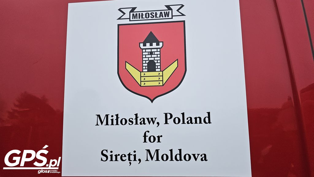 Przekazanie wozu OSP Mikuszewo dla mołdawskiej gminy Sireți
