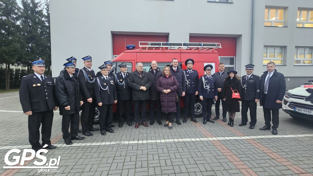 Przekazanie wozu OSP Mikuszewo dla mołdawskiej gminy Sireți