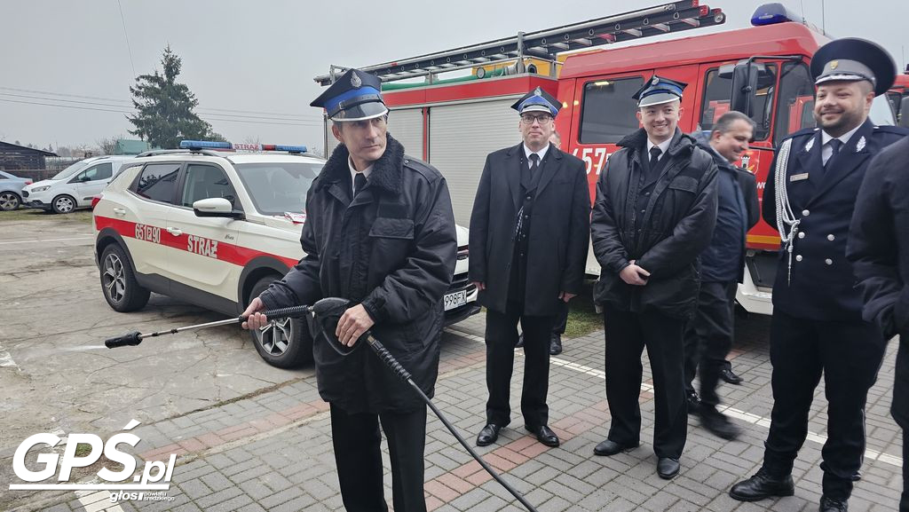 Przekazanie wozu OSP Mikuszewo dla mołdawskiej gminy Sireți