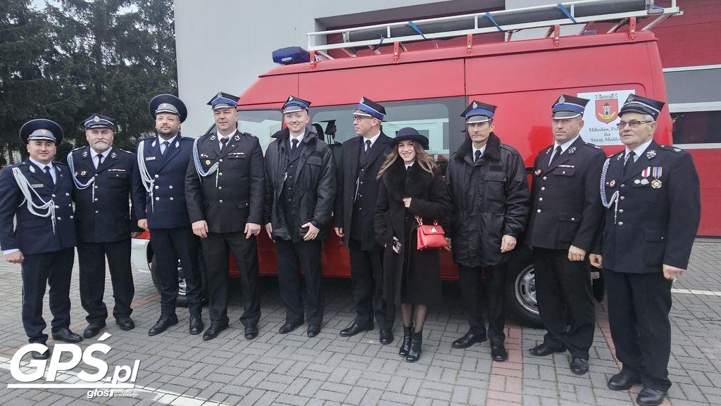 Przekazanie wozu OSP Mikuszewo dla mołdawskiej gminy Sireți