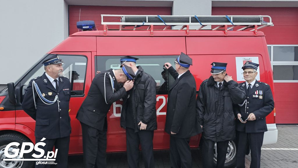 Przekazanie wozu OSP Mikuszewo dla mołdawskiej gminy Sireți