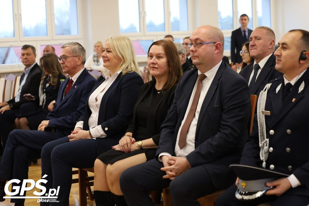 Przekazanie wozu OSP Mikuszewo dla mołdawskiej gminy Sireți