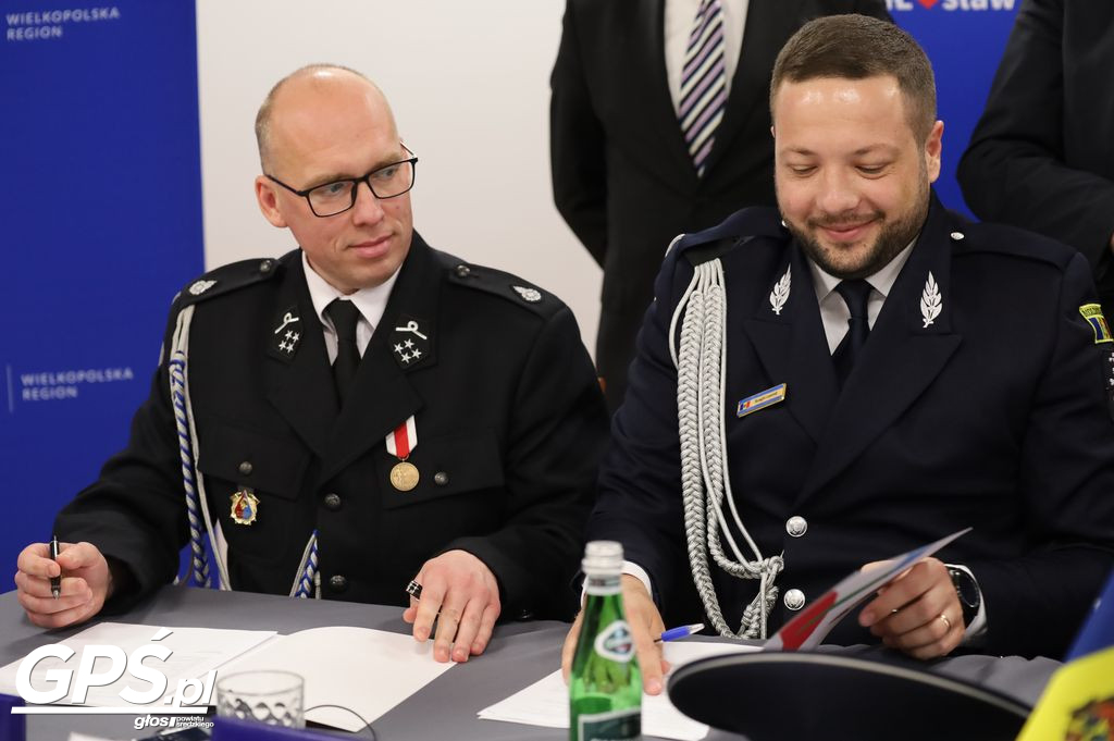 Przekazanie wozu OSP Mikuszewo dla mołdawskiej gminy Sireți