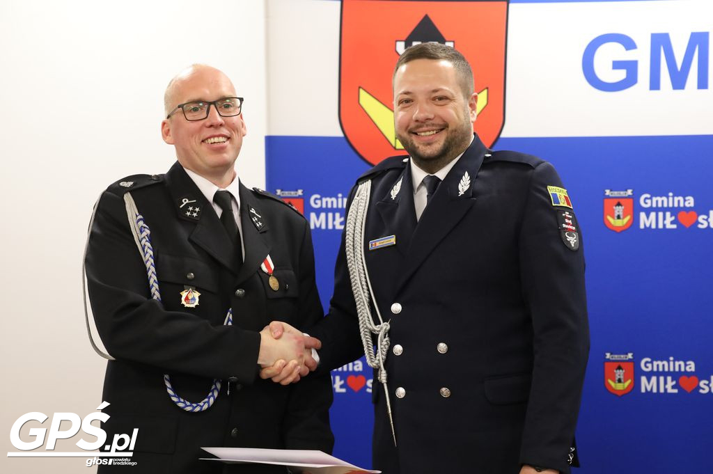 Przekazanie wozu OSP Mikuszewo dla mołdawskiej gminy Sireți