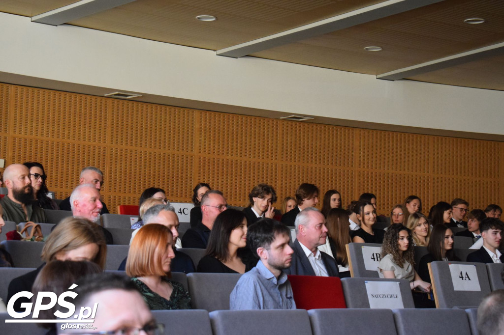 Pożegnanie uczniów klas maturalnych w ZSA