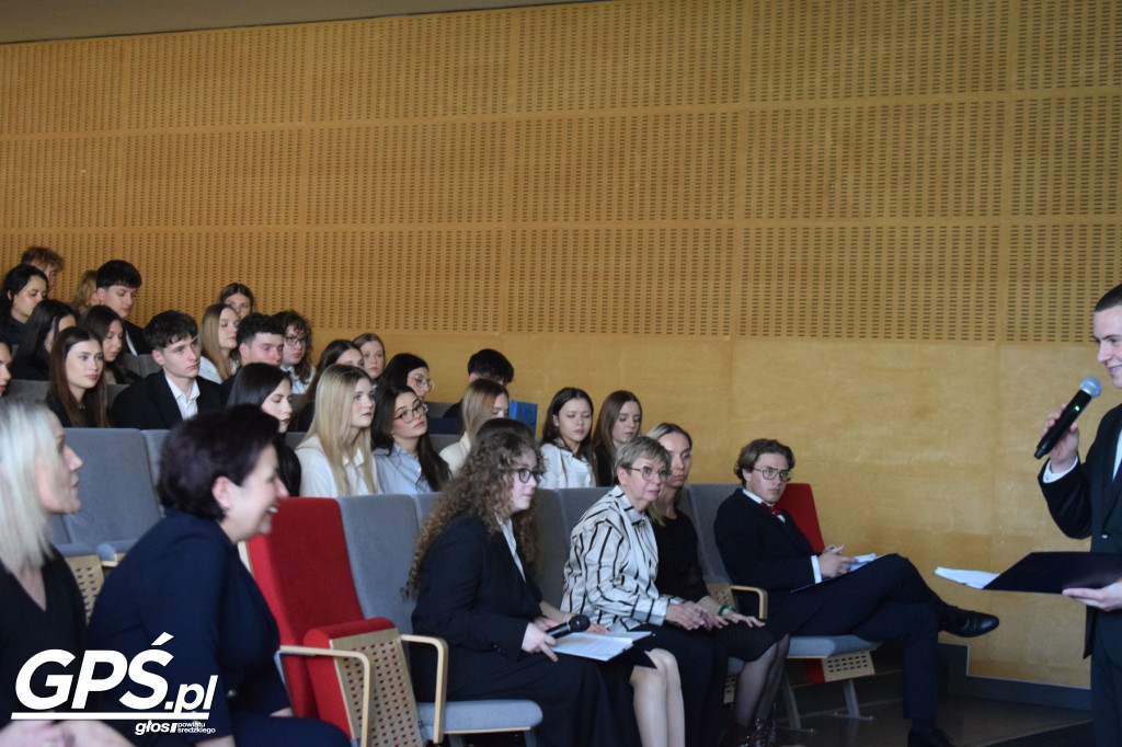 Pożegnanie uczniów klas maturalnych w ZSA