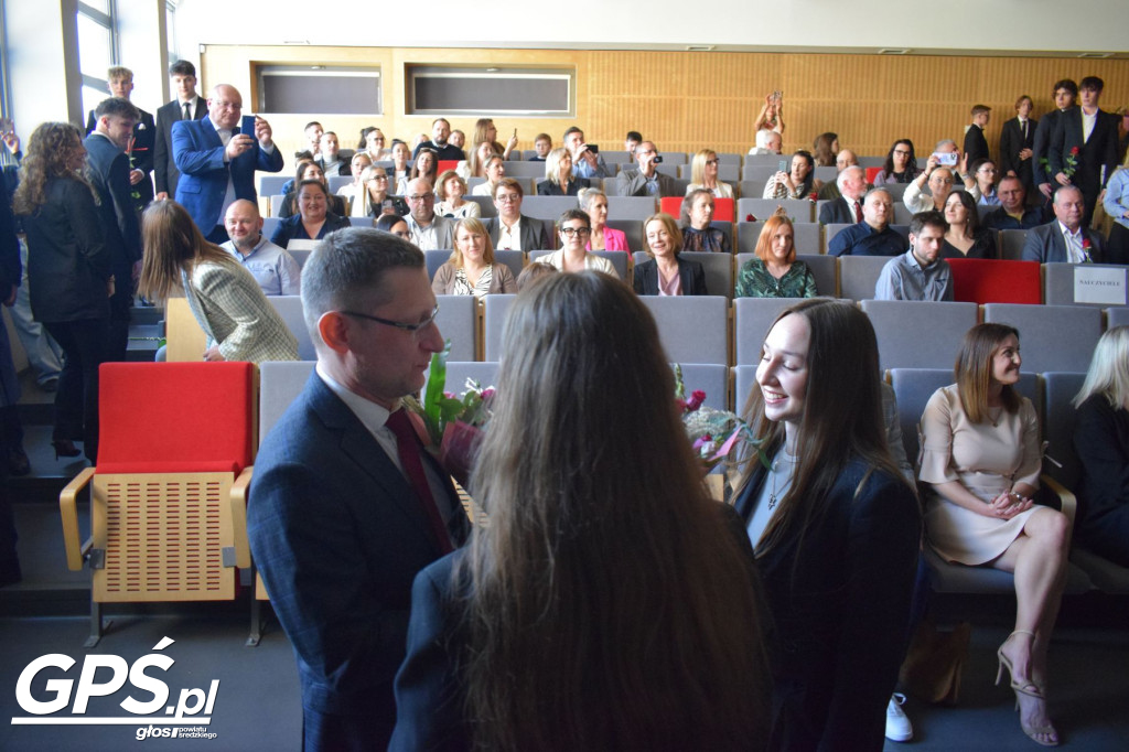 Pożegnanie uczniów klas maturalnych w ZSA