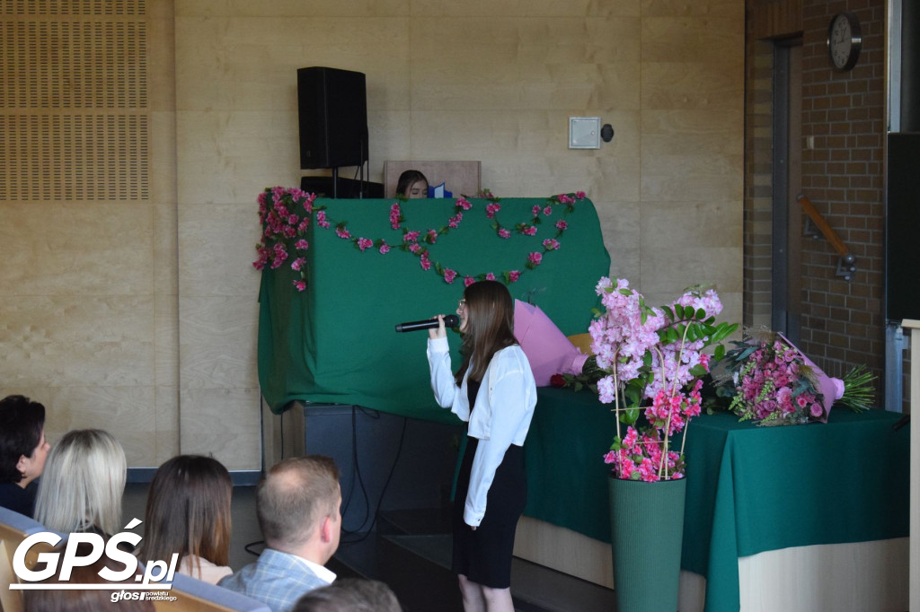 Pożegnanie uczniów klas maturalnych w ZSA