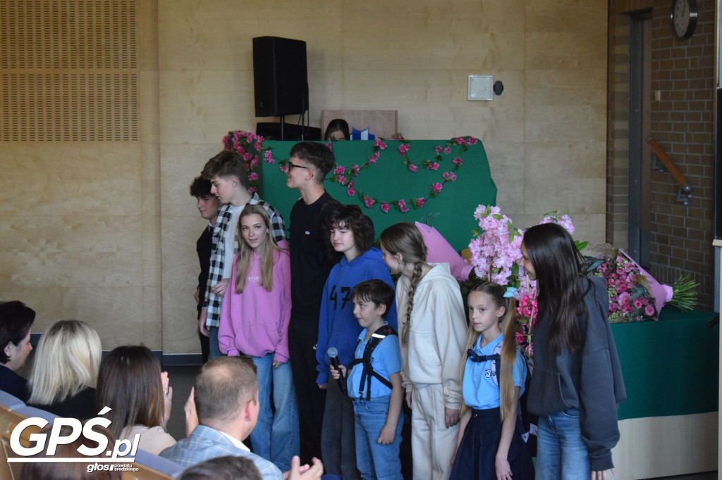 Pożegnanie uczniów klas maturalnych w ZSA