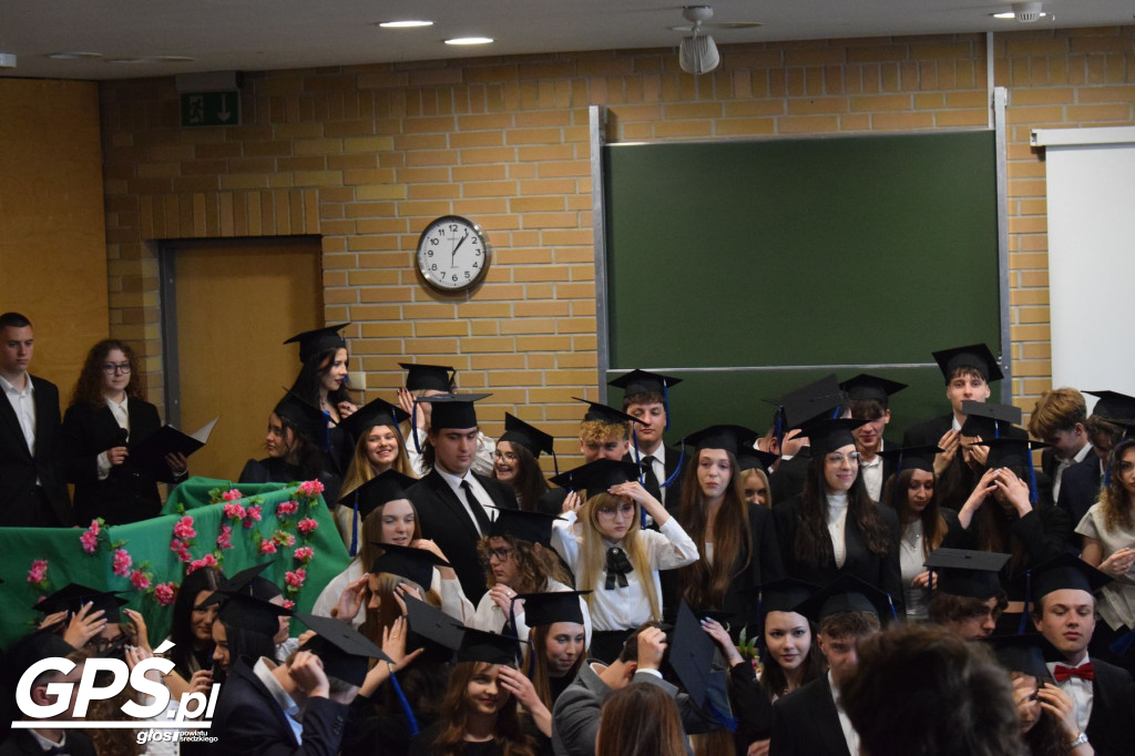 Pożegnanie uczniów klas maturalnych w ZSA