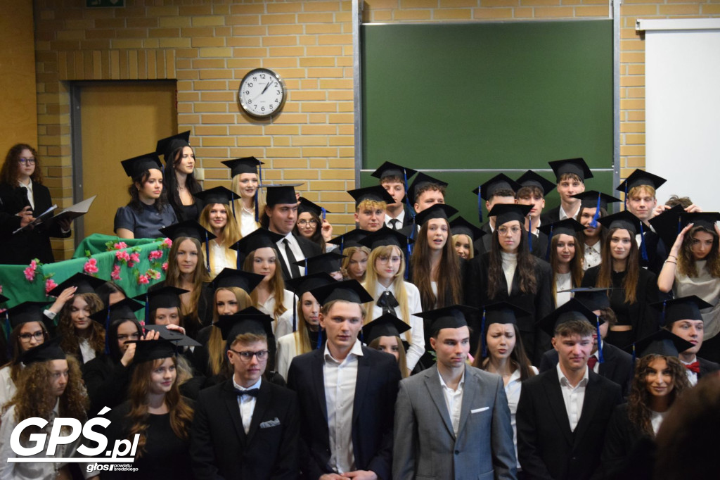 Pożegnanie uczniów klas maturalnych w ZSA