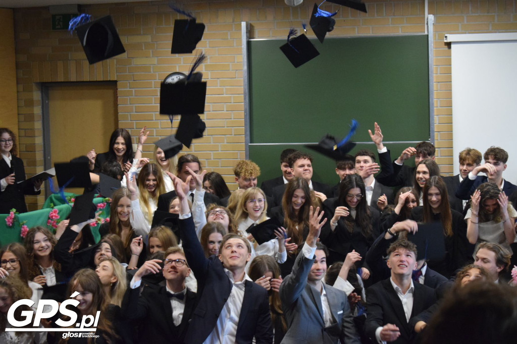 Pożegnanie uczniów klas maturalnych w ZSA