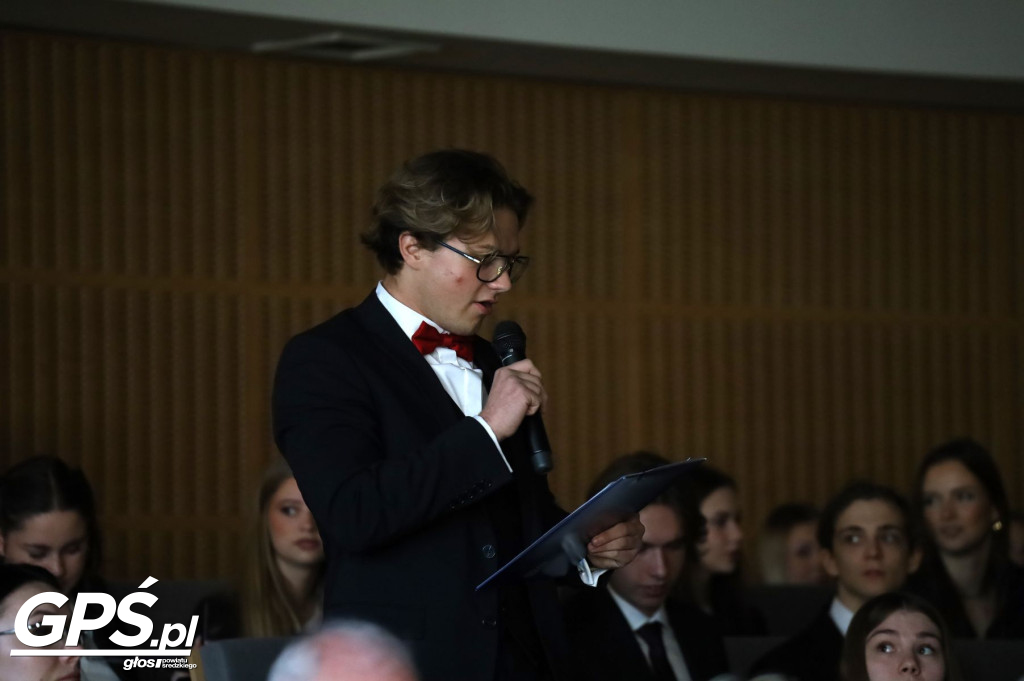 Pożegnanie uczniów klas maturalnych w ZSA